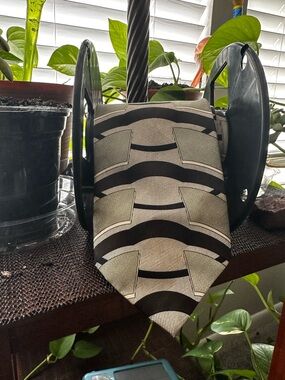 Gianna Premium Silk Tie – Luxury Feel, Classic Width, Effortless Elegance